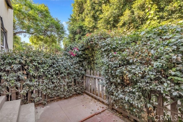 Building Photo - 477 E Del Mar Blvd