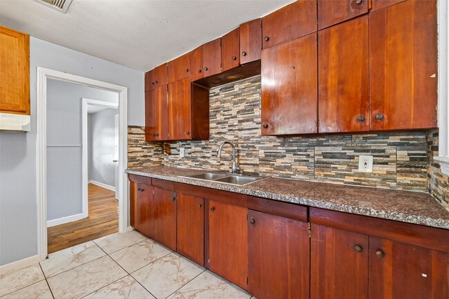 Building Photo - 3918 Tavenor Ln
