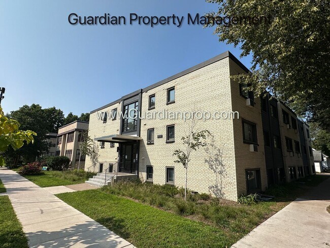 Building Photo - Kingfield Neighborhood Ground Level, Heat ...