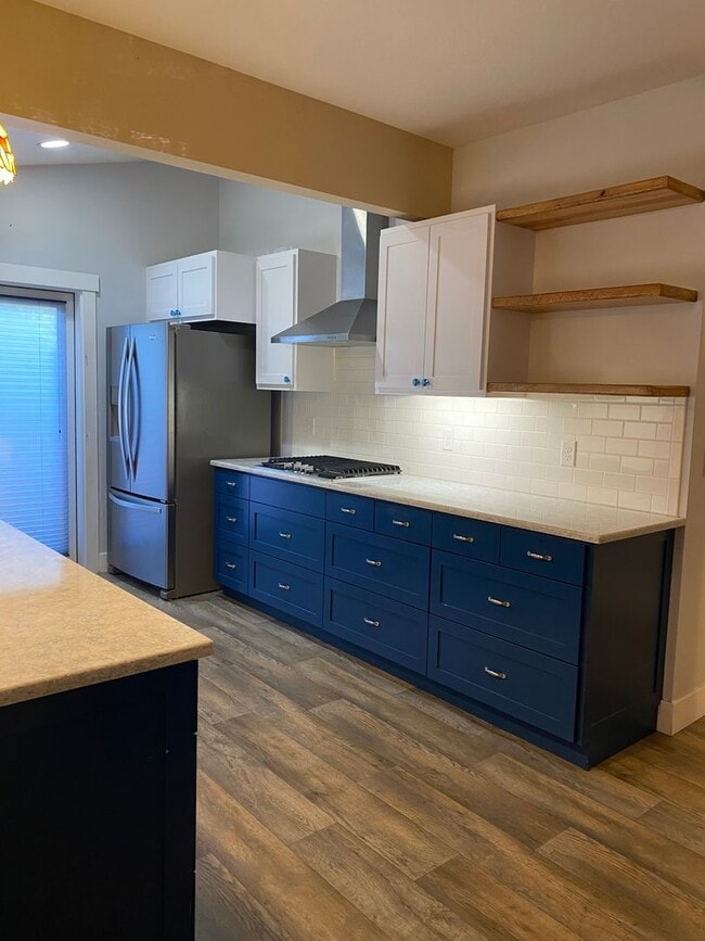 Building Photo - Beautiful 2bdr Bungalow Near Downtown