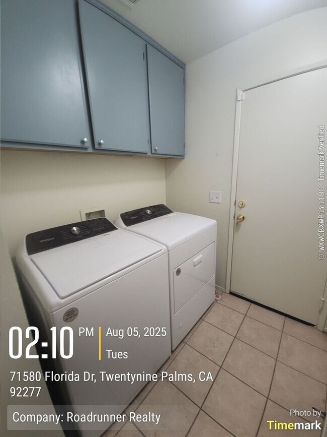 Building Photo - Beautiful Home in Desert Vista Community w...