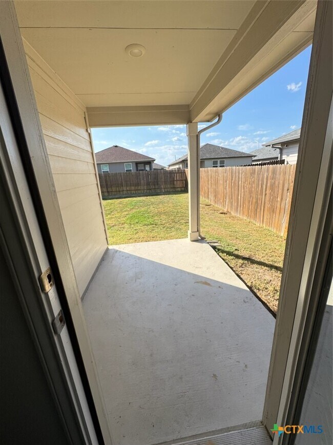 Building Photo - 908 Adler Way