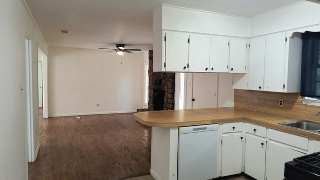 Building Photo - 1205 Ruby Dr