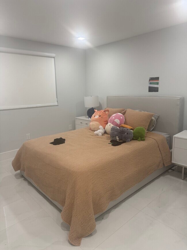 Bedroom - 2600 S University Dr