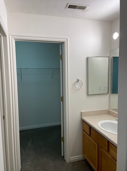Building Photo - 14021 Sonora Way