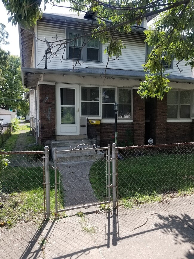 Building Photo - 3031 Boulevard Pl