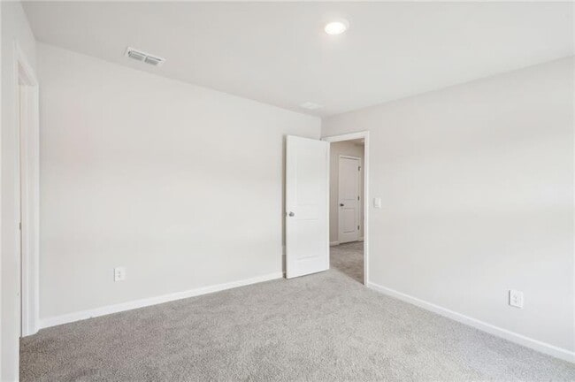 Building Photo - 95 Sequoia Ln