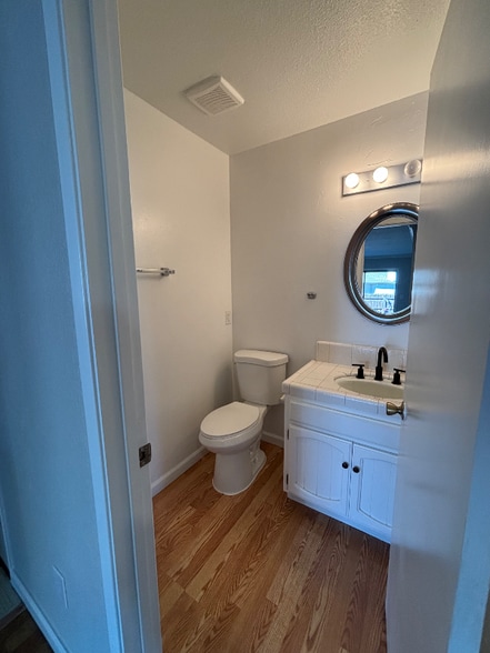 Building Photo - 3733 Chippewa St