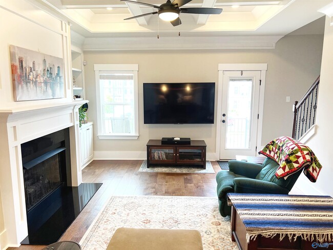 Building Photo - 531 Town Madison Blvd