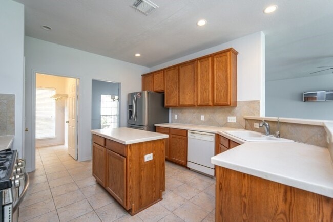Building Photo - 2322 Cool Springs Ln