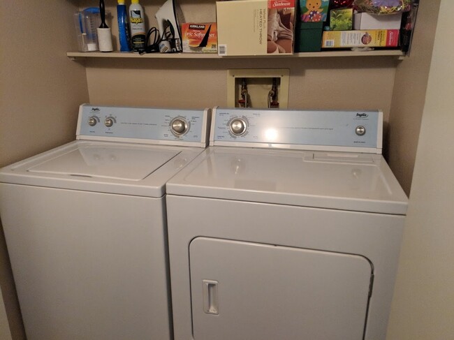 Building Photo - Adorable 1BR/1BA in Lowry Neighborhood! AV...