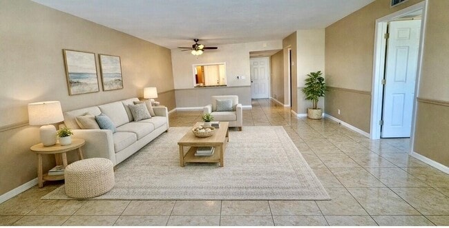 Building Photo - 3111 NE 51st St