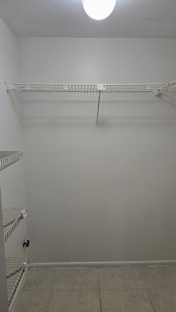 Building Photo - 8040 N Colony Cir