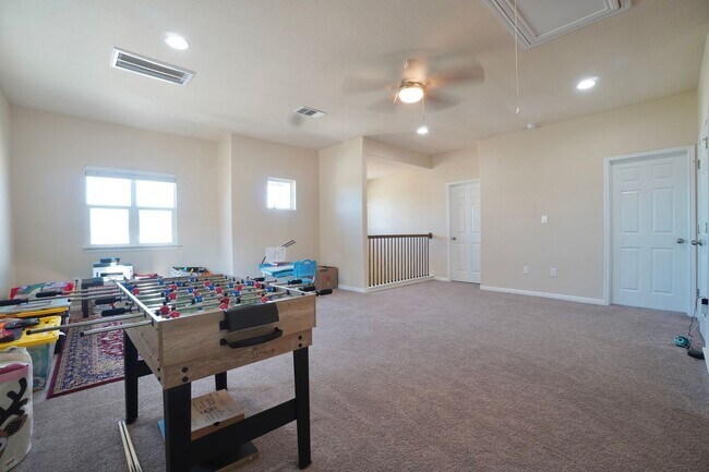 Building Photo - 445 Arrowhead Vine St