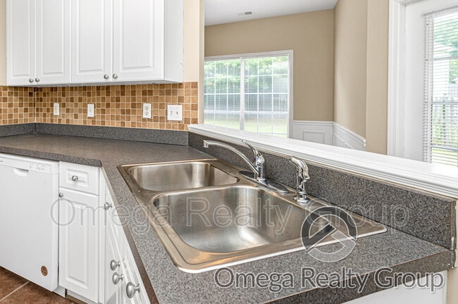 Building Photo - 2130 Forest Lakes Ln