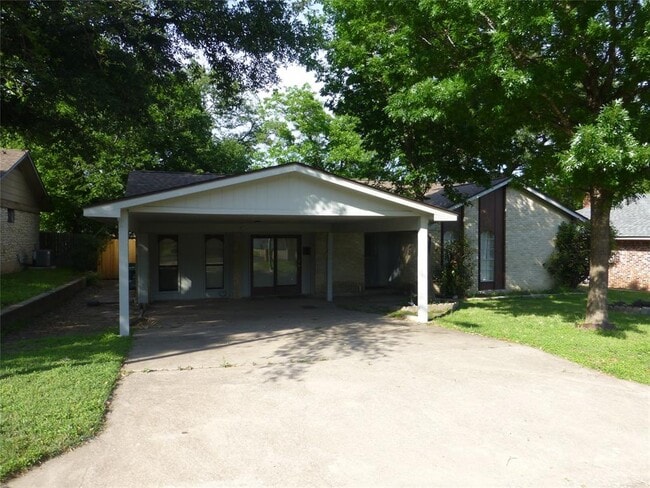 Building Photo - 1708 Raven Dr