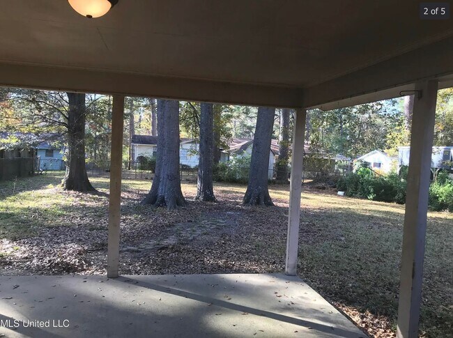 Building Photo - 3139 Charleston Dr