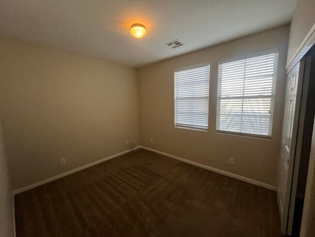 Building Photo - NLV Single Story - 4 Bdm