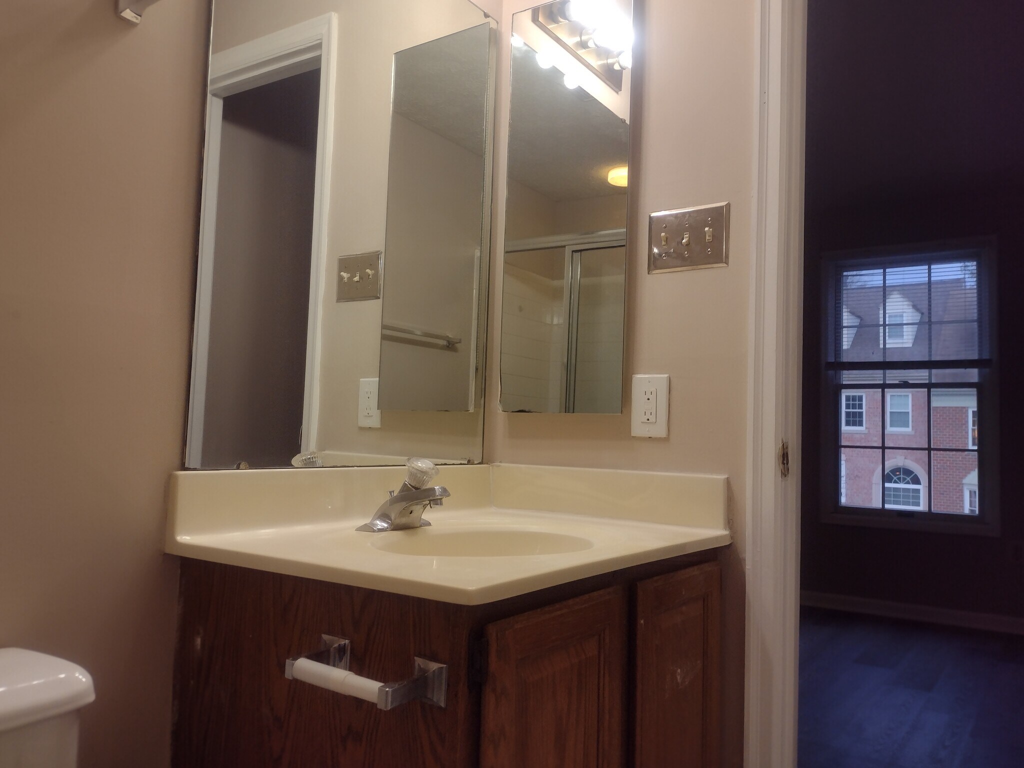 Building Photo - 7 Championship Ct