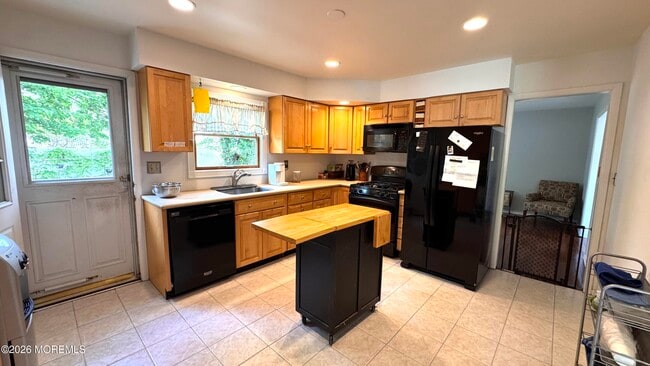 Building Photo - 1210 Allaire Ave