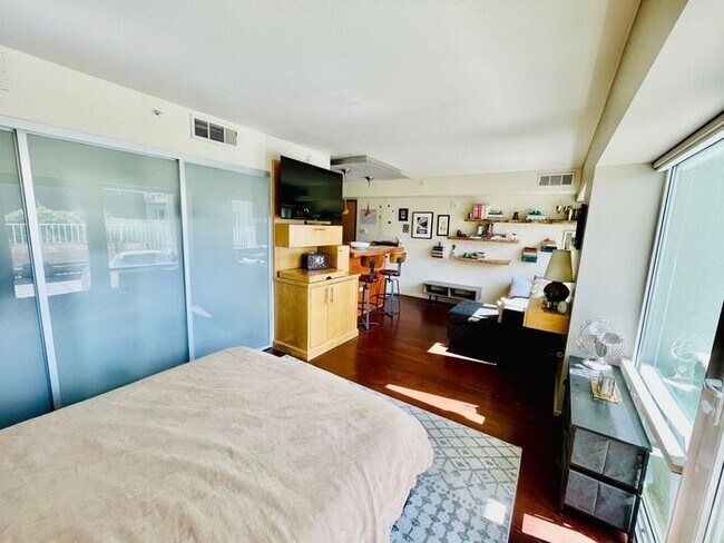 Building Photo - MOVE IN SPECIAL!!! DEPOSIT MOVES YOU IN!!!