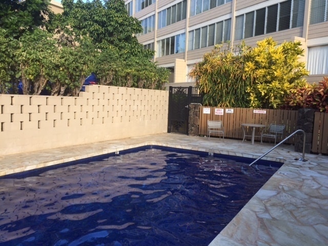 Building Photo - $1,550 Low rise Studio with all utilities included at Punahou Gardens in Makiki