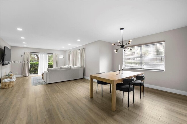 Building Photo - 6100 S Falls Cir Dr