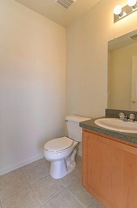 Building Photo - 2076 Cloverly Ln