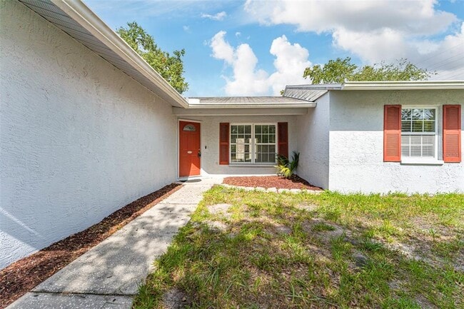 Building Photo - 5010 Larch Ln