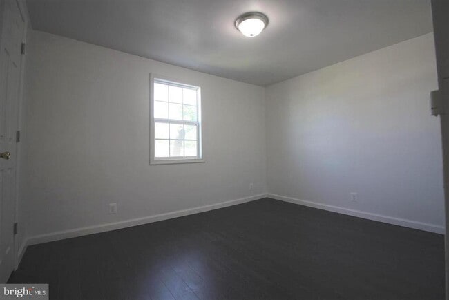 Building Photo - 523 Carlsbad Ct