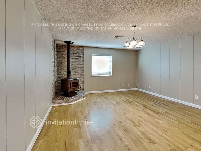 Building Photo - 8930 W Heatherbrae Dr