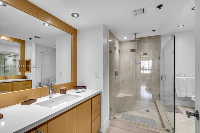 Building Photo - 251 Crandon Blvd