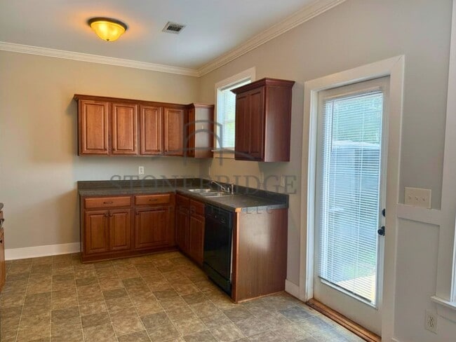 Building Photo - 2 bed, 2.5 bath townhome in Calera