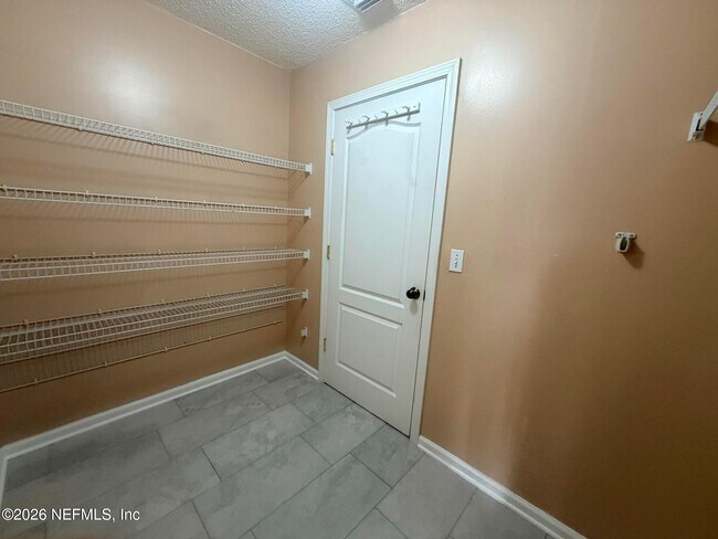 Building Photo - 6423 Crimson Leaf Ln