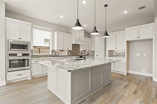 Building Photo - 32707 Fly Fish Wy