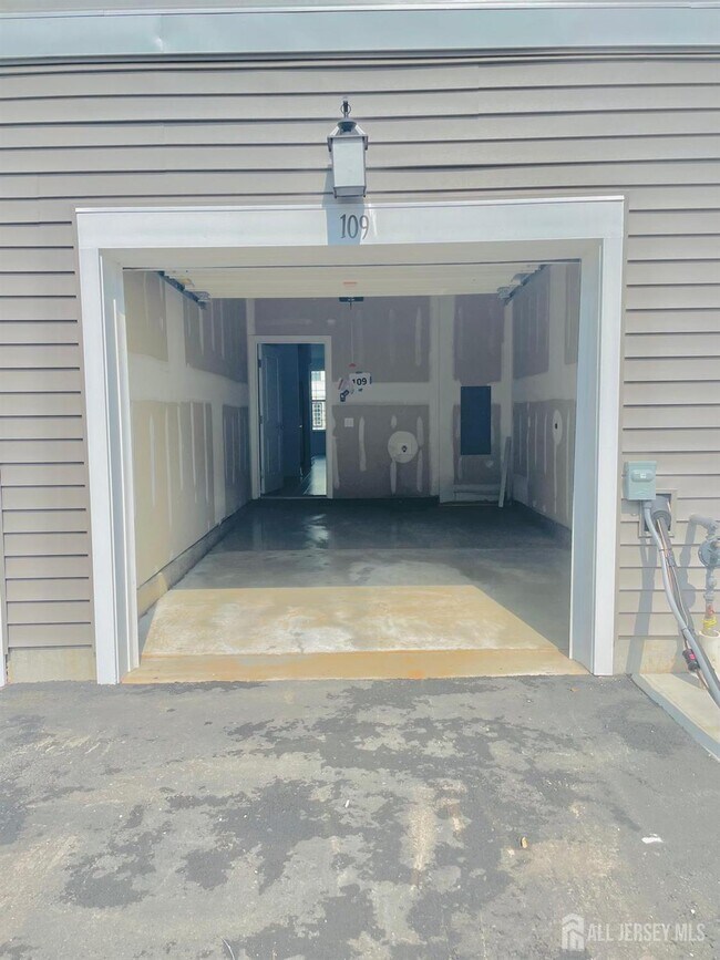 Building Photo - 109 Stoutsburg Blvd