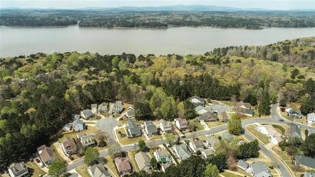 Building Photo - 2041 Greenhill Pass