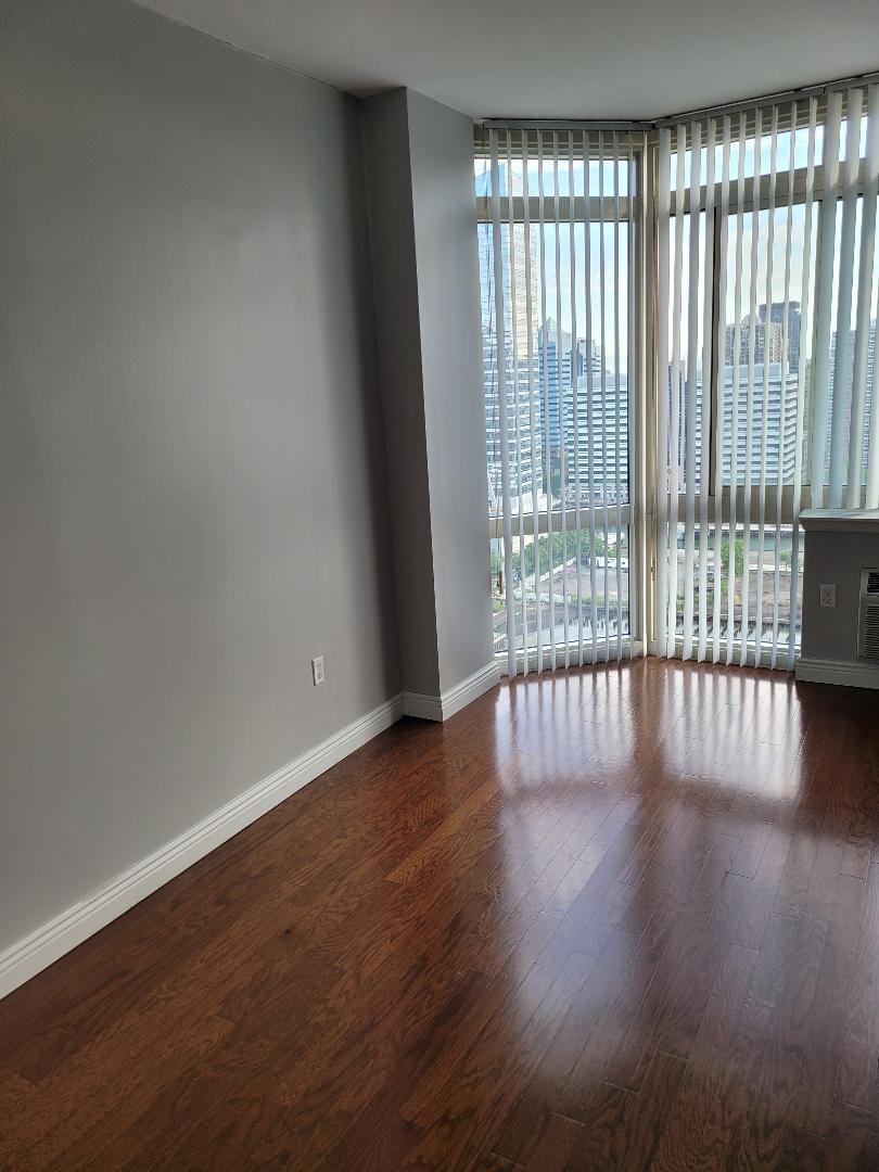 Building Photo - 20 2ND St