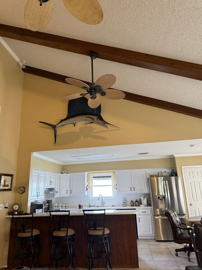 Building Photo - 1209 Pompano Ave