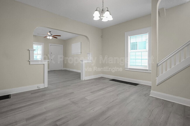 Building Photo - 1083 E 17th Ave