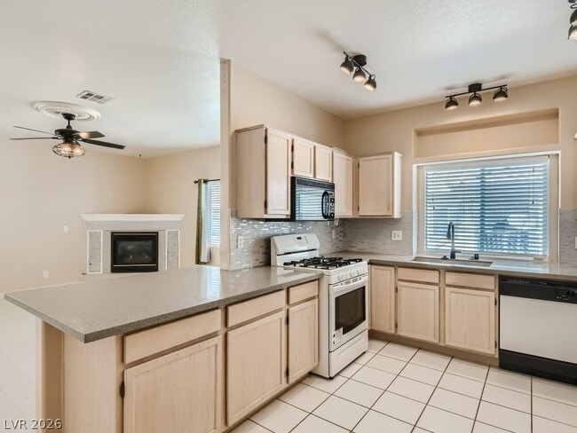 Building Photo - 6905 Squaw Mountain Dr