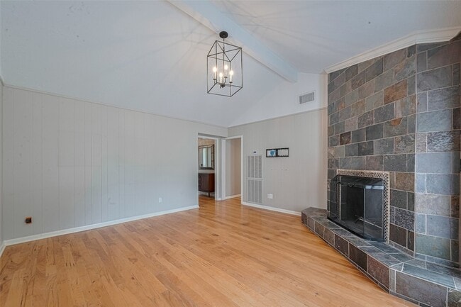 Building Photo - 927 Carlingford Ln