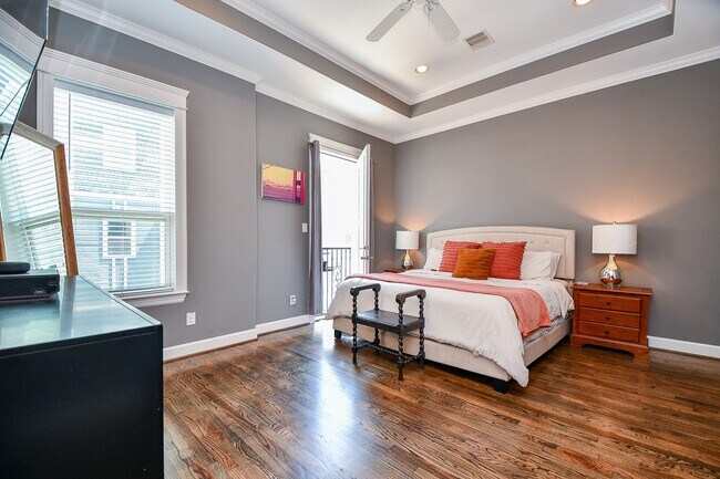 Building Photo - 2109 Bidwell Dr