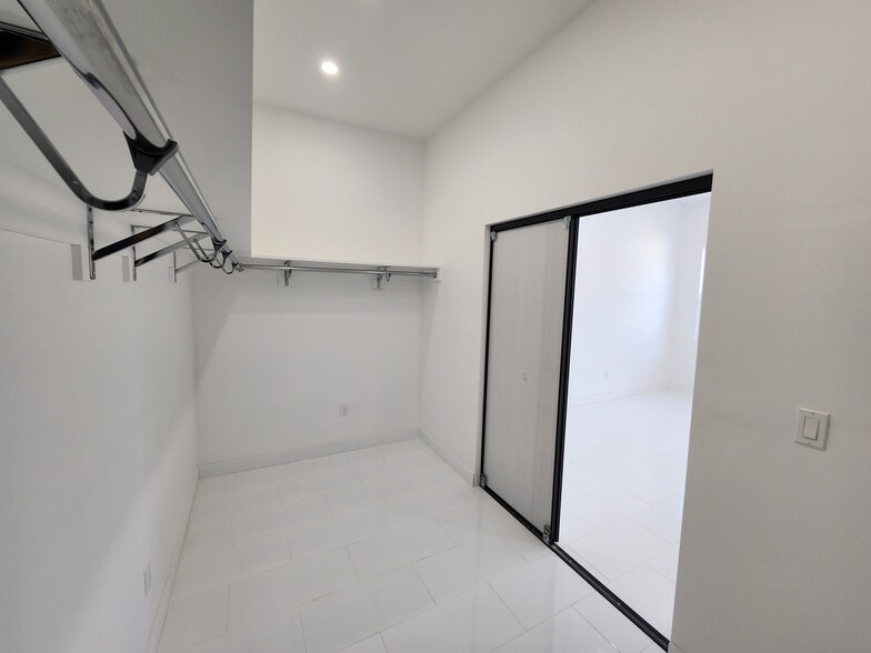 Building Photo - 10343 Penrose St