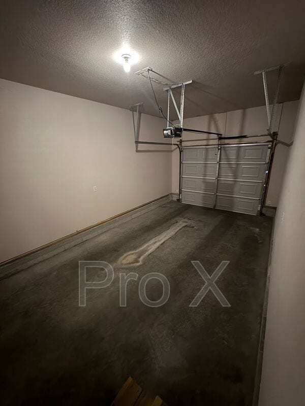 Building Photo - 2913 Santa Fe Dr