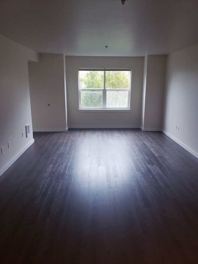 Interior Photo - Orliss Apartment (Garden Court)