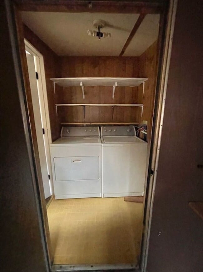 Building Photo - Near Bleeker Junction