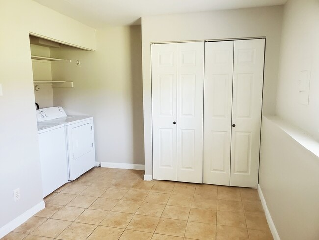 Building Photo - Eastcrest Apartments