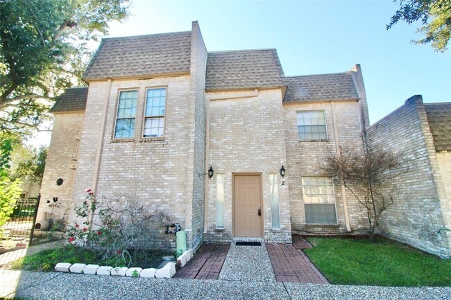 Building Photo - 2 River Creek Way