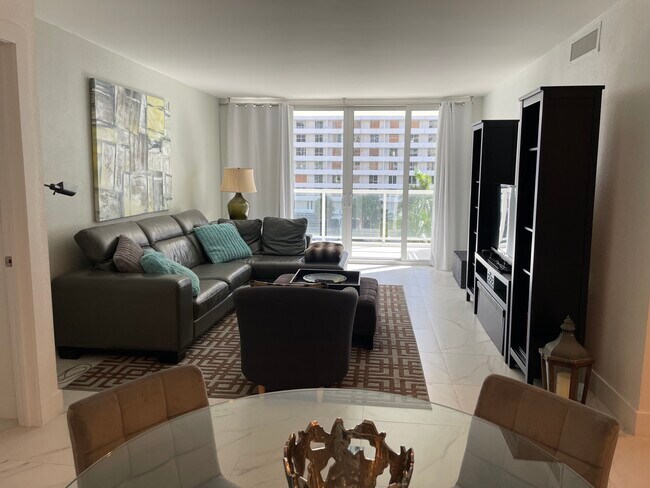 Building Photo - 5600 Collins Ave